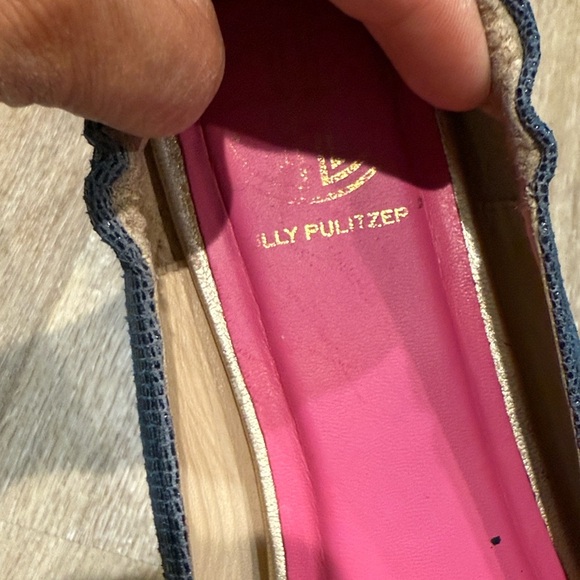 Lilly Pulitzer Size 9.5 Blue / Gold Logo Flats with Pink Insole - Picture 2 of 10